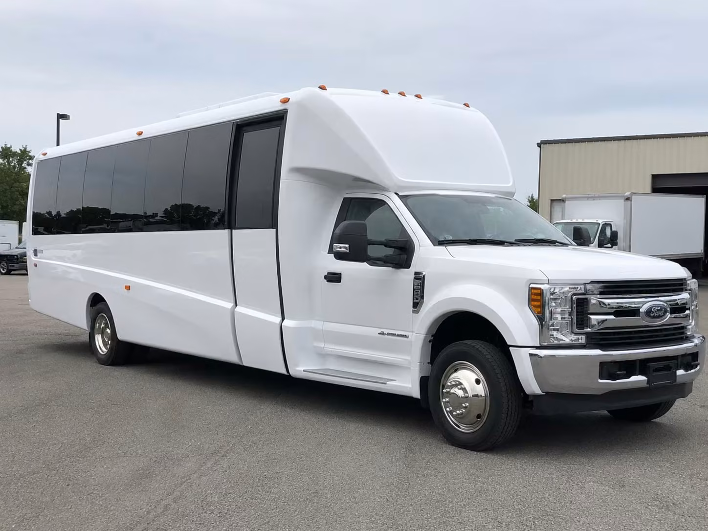 minibus rentals for smaller clifton classroom groups headed to local attractions